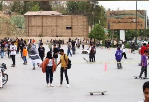 دختران شیرازی که کشف حجاب کردند ضدانقلاب نیستند/جمهوری اسلامی همیشه با بدحجابی مدارا کرده/ اما با موضوع شیراز باید برخورد قاطع کرد دختران شیرازی که کشف حجاب کردند ضدانقلاب نیستند/جمهوری اسلامی همیشه با بدحجابی مدارا کرده/ اما با موضوع شیراز باید برخورد قاطع کرد