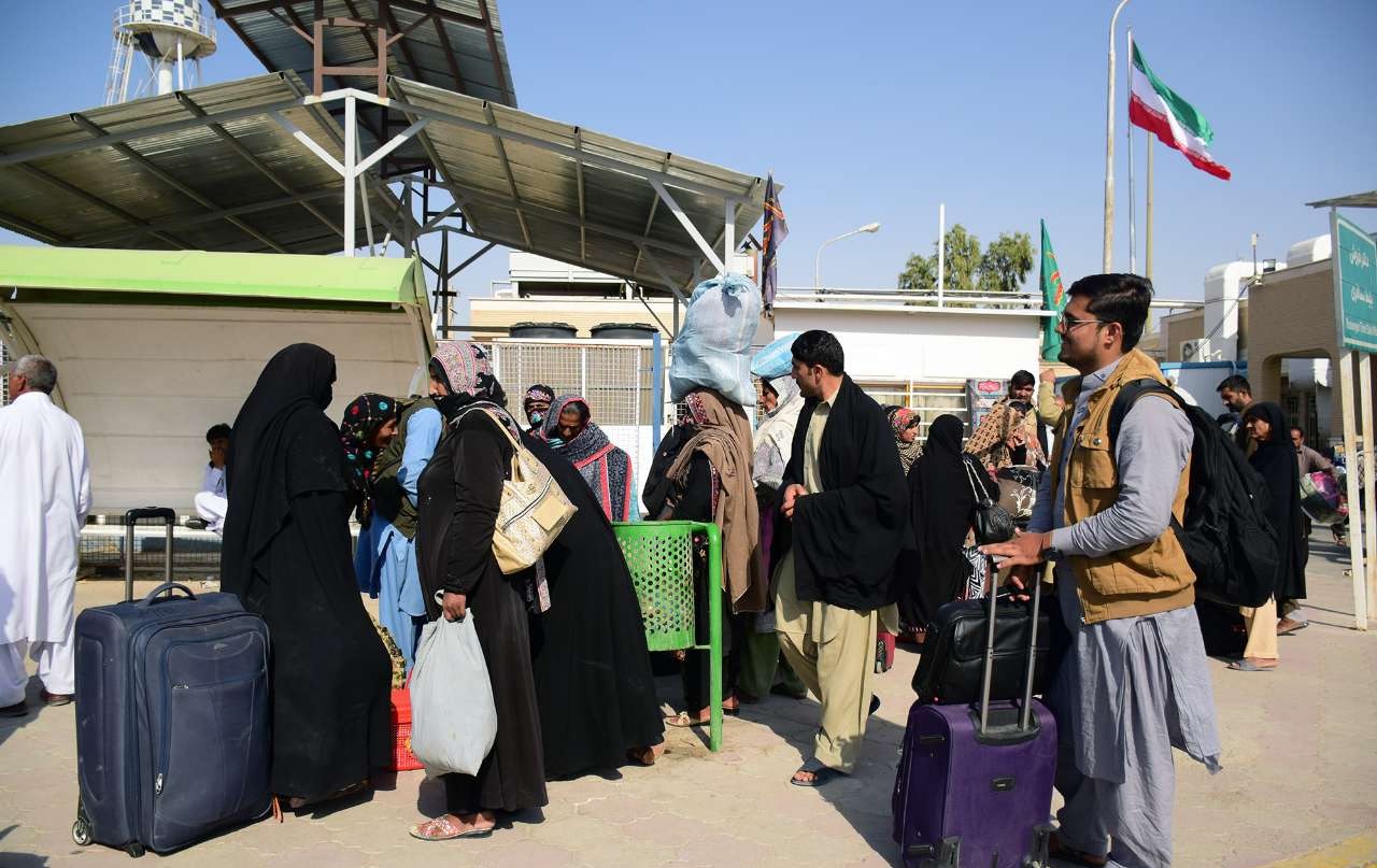 مرگ ۴ تن در پی واژگونی ون حامل زائران ایرانی در حله عراق مرگ ۴ تن در پی واژگونی ون حامل زائران ایرانی در حله عراق