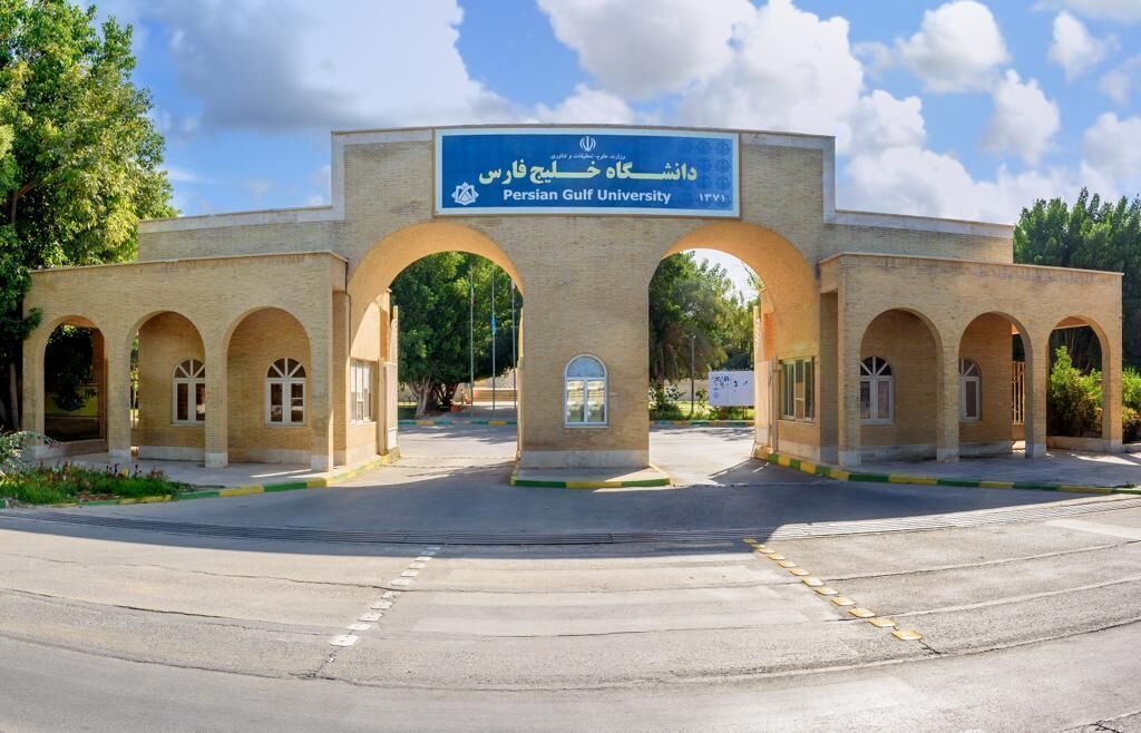 رئیس دانشگاه خلیج فارس بوشهر: به نظر میرسد ورود یک نیروی نظامی به محوطه خوابگاه پسرانه بدون هماهنگی با فرماندهی خود بوده؛ خطای انسانی رخ داده / ابعاد ماجرا هنوز به روشنی مشخص نیست / دانشجویان به خاطر این اتفاق معترض و ناراحت هستند / همه دانشجویانی که جمعه شب بازداشت شده بودند آزاد شدند رئیس دانشگاه خلیج فارس بوشهر: به نظر میرسد ورود یک نیروی نظامی به محوطه خوابگاه پسرانه بدون هماهنگی با فرماندهی خود بوده؛ خطای انسانی رخ داده / ابعاد ماجرا هنوز به روشنی مشخص نیست / دانشجویان به خاطر این اتفاق معترض و ناراحت هستند / همه دانشجویانی که جمعه شب بازداشت شده بودند آزاد شدند