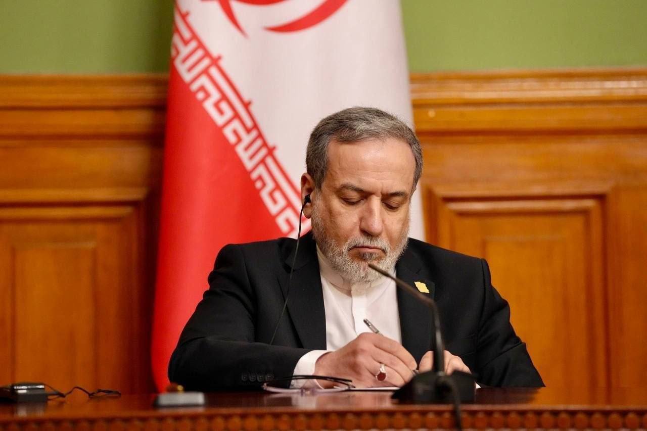 نامه عراقچی به اعضای شورای حکام: پیشنویس قطعنامه آمریکا اقدامی سیاسی و از روی بدنیتی است / ۲۴ ساعت پس از تصویب قطعنامه سال گذشته شورای حکام، اسرائیل و آمریکا به تأسیسات هستهای ایران حمله کردند؛ آیا آژانس بار دیگر قرار است به ابزاری برای توجیه تعرض علیه تبدیل شود؟ نامه عراقچی به اعضای شورای حکام: پیشنویس قطعنامه آمریکا اقدامی سیاسی و از روی بدنیتی است / ۲۴ ساعت پس از تصویب قطعنامه سال گذشته شورای حکام، اسرائیل و آمریکا به تأسیسات هستهای ایران حمله کردند؛ آیا آژانس بار دیگر قرار است به ابزاری برای توجیه تعرض علیه تبدیل شود؟